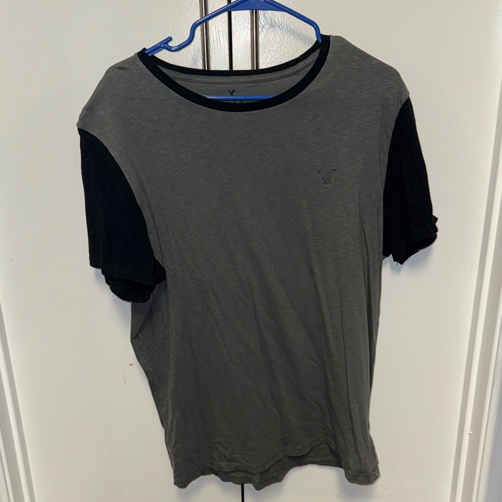 Men's Gray and Black American Eagle T-Shirt